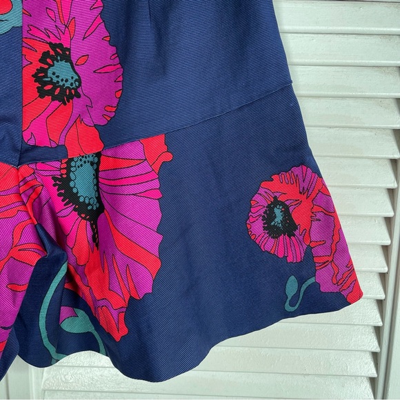 Trina Turk Floral Poppy Shorts Navy Pink – Size 4 Approx – Summer Style - Picture 6 of 10